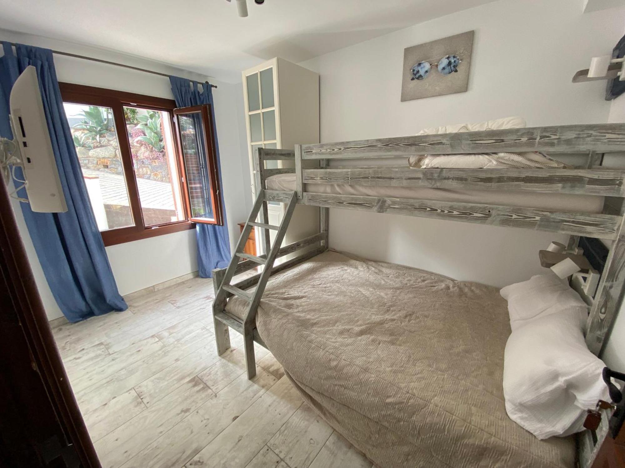 B&B Premium Premia De Dalt Екстериор снимка